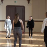 Dans le cadre d'une action menée conjointement avec le festival Series Mania , des élèves de lycées et de collèges expérimentent les enjeux d’un processus de création en s’appuyant sur la série : Reusss.