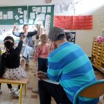 Mardi 28 avril, Christian Ubl était à l'école Rostand ! Une première journée de repérage pour préparer sa future résidence en immersion, en vue de sa prochaine création